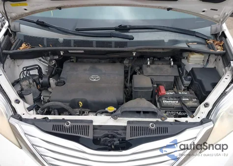 2014 Toyota Sienna Limited 7 Passenger z USA, uszkodzony, nr VIN 5TDDK3DC7ES091693